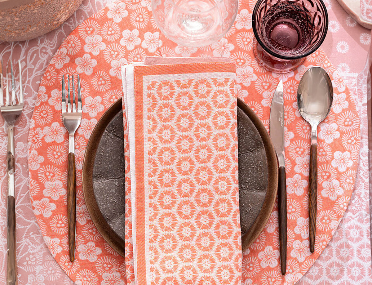 Set de table rond enduit Wagara Cerisier - Le Jacquard Français
